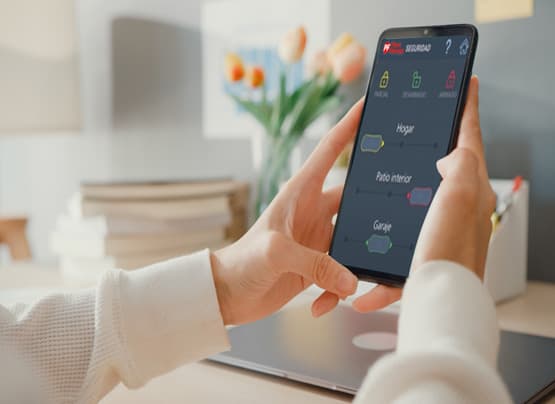 Supervisión y control de dispositivos móviles, alarma con servicio "CLOUD"
